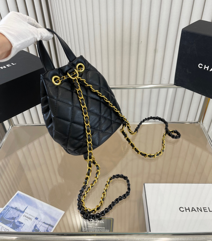 【定番人気！！巾着ショルダー♪】CHANEL チェーン ポシェット